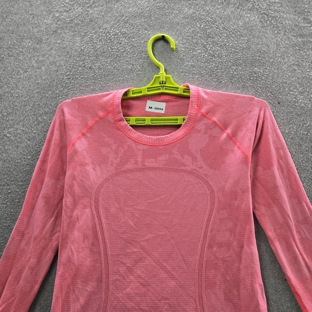 Lululemon Women Shirt 8 Pink Floral Swiftly Tech Activewear Crew Neck Pullover